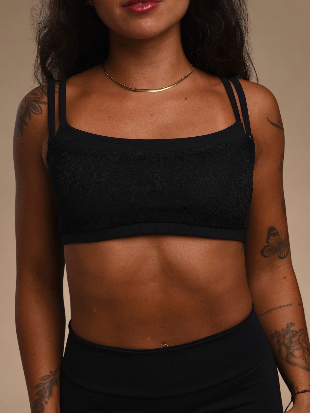 Top Renda Lyra na cor preto, frente